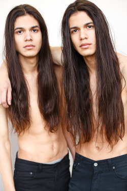 adultmaletwins:  matthewlobaton:  The Lobaton twins  Matthew