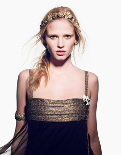 lifeaficionada:  Lara Stone