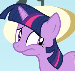 DON’T KNOW IF WANT :S . . Twi makes the silliest faces
