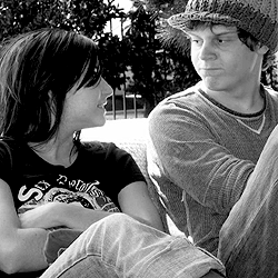 evanfuckingpeters:  Evan Peters and Lisa Origliasso - For anon 