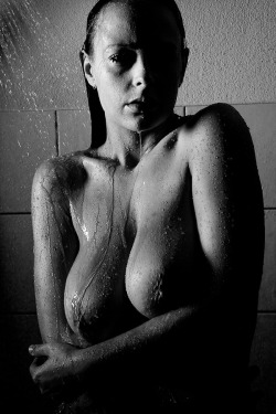 naked-photos:  undershower