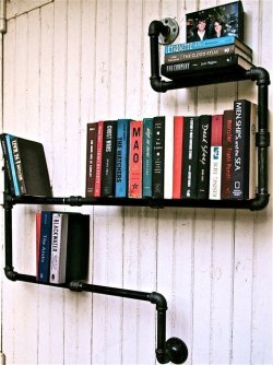 micasaessucasa:  Industrial Pipe Bookshelf 