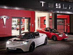 masterpiston:  2009 Tesla Roadster Sport.