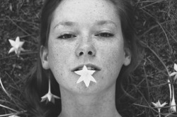 - Kristen Wrzesniewski  Do you love freckles? Of course you do!! 