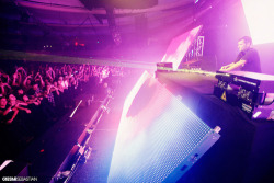 soundwithout-a-name:  Club Fashion Kaskade Music Neon Party Photography