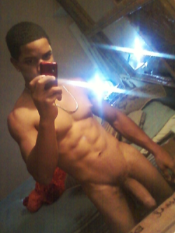 nudeselfshots-blackmen.tumblr.com/post/16053278193/