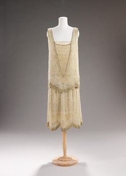 omgthatdress:  Evening Dress Edward Molyneux, 1929 The Metropolitan