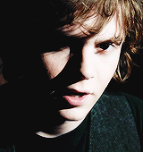  letter e (celebritychallenge) Evan Peters.  