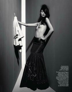 pussylequeer:  Ming Xi photographed by Patrick Demarchelier for