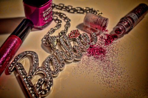 Mmm… pink things and barbie bling!!!