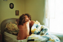 larosaenflorce:  Tussled hair and morning skin. by The General