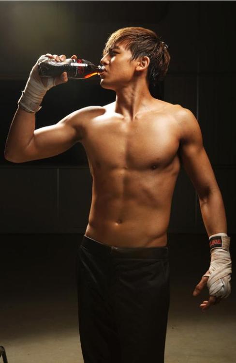 Coke Zero : Nickhun is a lot muscular now… (i feel)