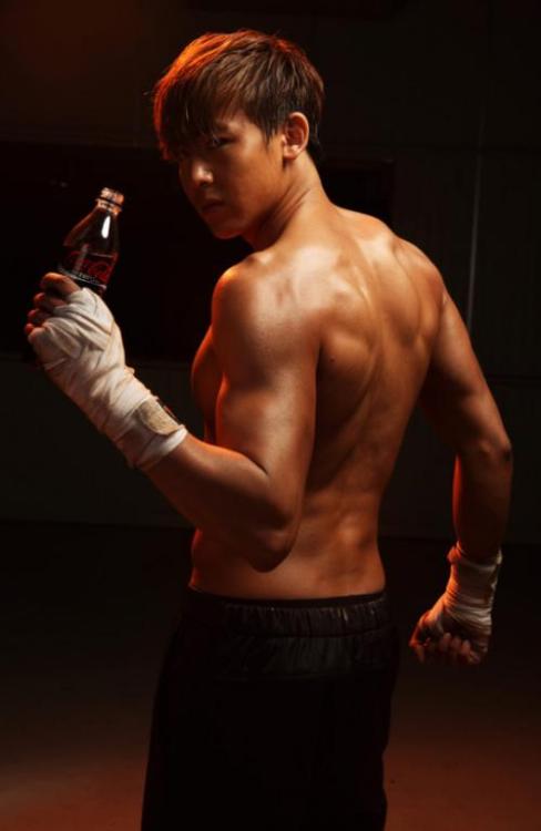 Coke Zero : Nickhun is a lot muscular now… (i feel)