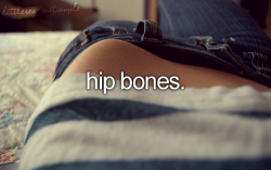 adamisasupersaiyan:  Alannahs hip bones. *drools* 