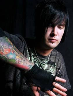 a-little-piece-of-heavenn:  The Rev, foi um dos melhores bateristas