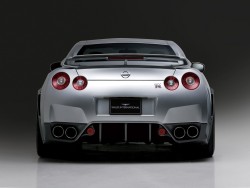 automotivated:   WALD Nissan GT-R 