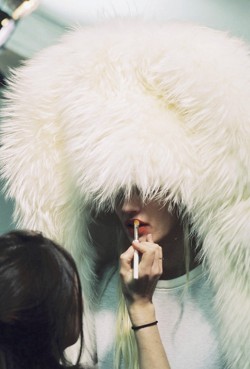 ankosv:  eva jay kubatova backstage at maison martin margiela