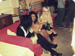 oouija:  shanny fiona and me last year, aw good times