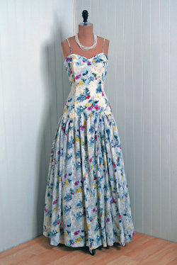 omgthatdress:  Dress Emma Domb, 1940s Timeless Vixen Vintage