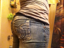 felunkadunk:  Jean ass  Nice. Love to see the wrapper off this
