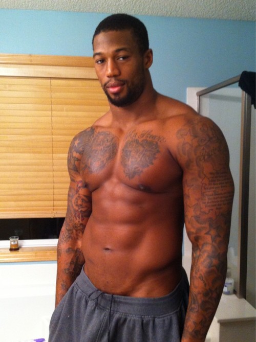 mistahsonasty:  Ray Edwards Nfl player is so mf sexy! Check the nipple piercing, tight ass underwear. U know he getting down on the low.Â  