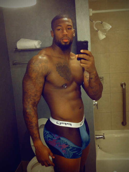 mistahsonasty:  Ray Edwards Nfl player is so mf sexy! Check the nipple piercing, tight ass underwear. U know he getting down on the low.Â  