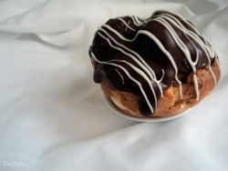 katcakes:  Giant Profiterole with Crumble Yesterday was my brother’s
