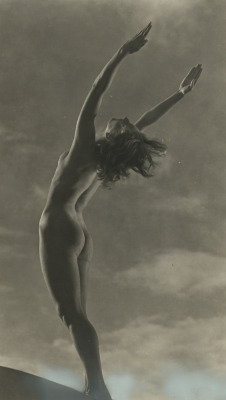 billyjane:   Dancer [Leni Riefenstahl] possibly by Willy Zielke