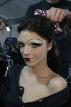 Mariacarla Boscono backstage Christian Dior Fall 2004