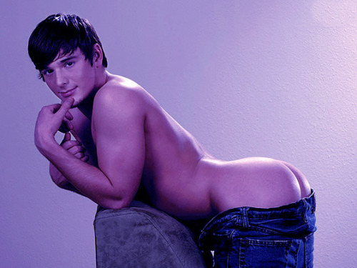 mysurrealgaylife:  Brent Corrigan  begging for it!