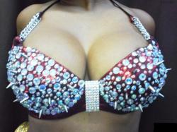 veloci:  I want this bra! I want whats underneath :) OMG! I LOVE