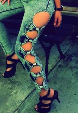 Cutest hoe pants I’ve ever seen.. <3