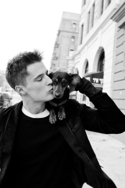 One cute puppy kissin’ another. crazylovedanny:  Totally