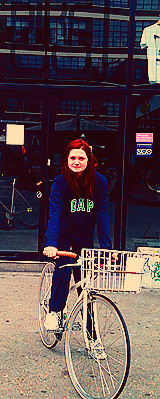  20 days of Bonnie Wright - Day 10: Favourite candid from 2010