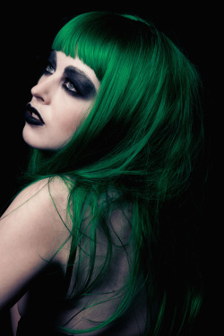 vicious-beauty:  Dear GOD that hair colour.. 