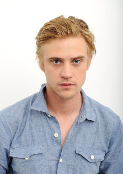 mail-models:  boyd holbrook