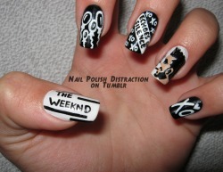 nailpolishdistraction:  This is everything I love: Black &