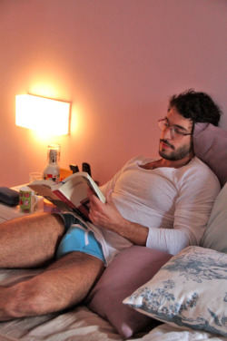 boner-riffic:  Adorable geek #HusbandMaterial 