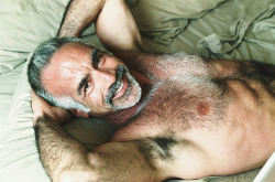 sftgraph:  Simply gorgeous.  Love this smiling, hairy man!