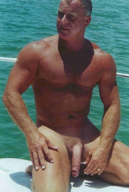 tumblinwithhotties:  I need a sugar daddy with a boat. 