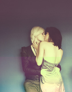 lipsticklesbians.tumblr.com/post/18068408121/