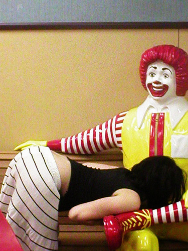 angelito0ak:  Damn I never knew Ronald had bitches like that tho haha 