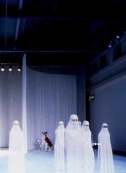 efedra:  Hussein Chalayan S/S 1998,  “Between” 