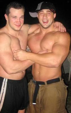 fuckyeahpecs:  Nip buds 