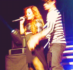 morroporkoba:  vish Demi me come 