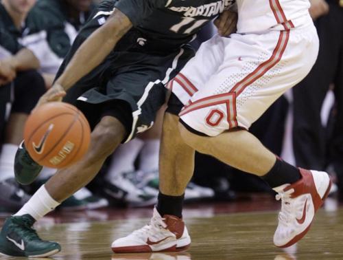 Ohio State’s Aaron Craft can been seen on ESPN tonight in about 30 mins. taking on Michigan. I love his pits!! YUMMY!!!