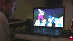 Pinkie, poor 4th wall is so dead… -__-