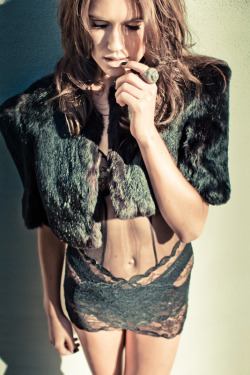     SIMONE (shadow lingerie & vintage mink) | photographed