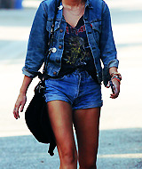 obsessionfor-freedom-blog:  Miley Cyrus: 2012 style. 
