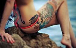 alphatangopapa:  Every girl should get a hip tattoo. Hip tattoos